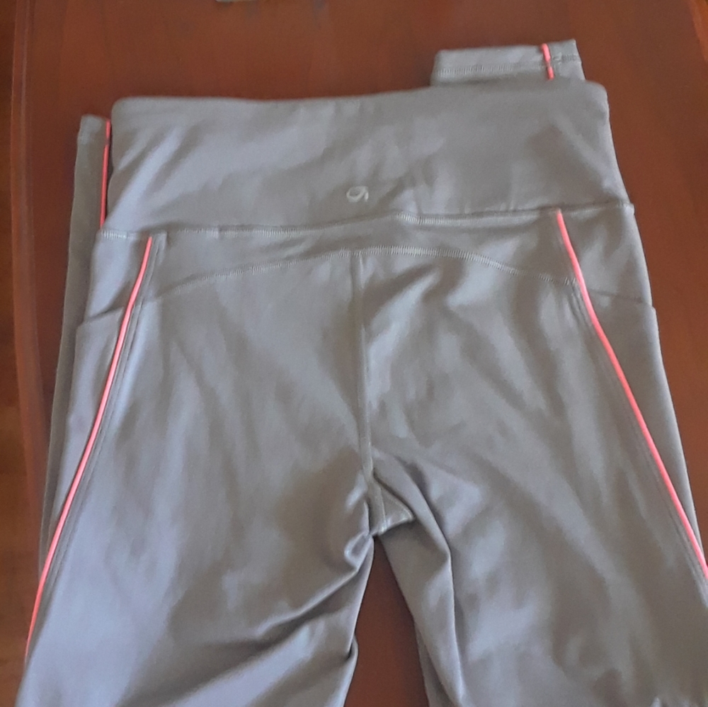 Women’s Gray Active Leggings with Pink Trim - Picture 5 of 6